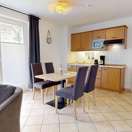 Appartementhaus Binzer Sterne 46 * בינץ